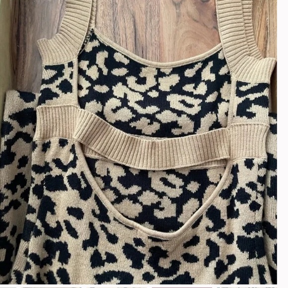 NBD sz. S Mallory leopard dress with open back - Picture 3 of 7